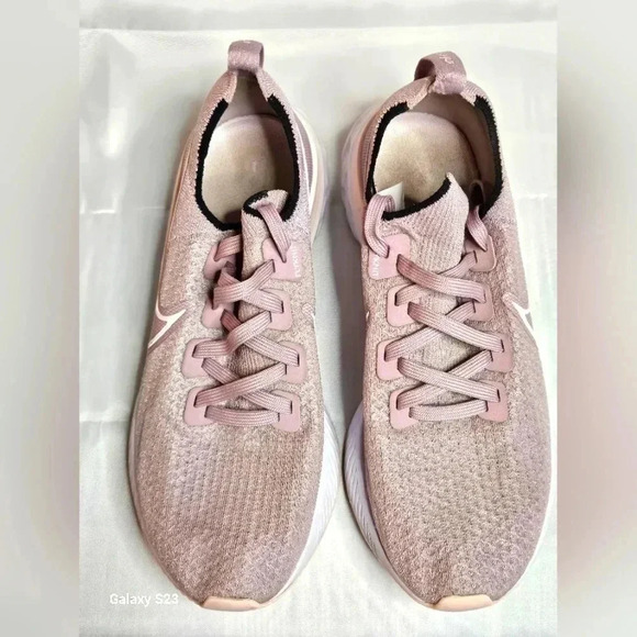Woman's Nike‎ React Infiniti Running Shoes - Picture 4 of 6